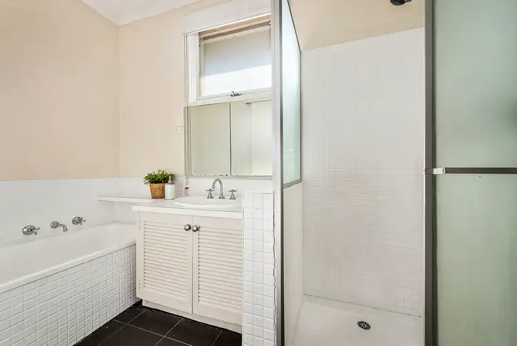 Sixth view of Homely unit listing, 2/9 Bertram Street, Elsternwick VIC 3185