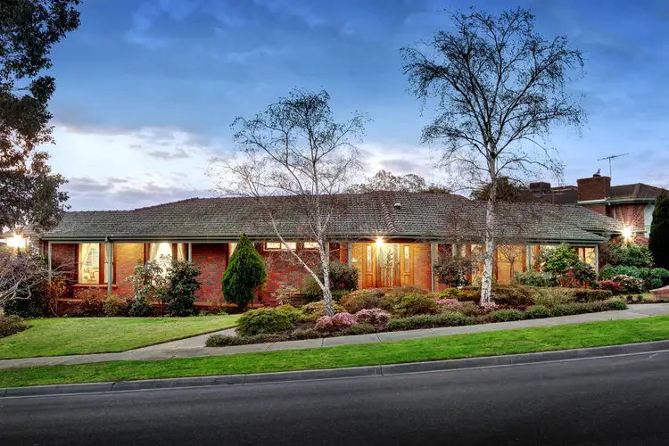 14 Chifley Parade, Ringwood North VIC 3134