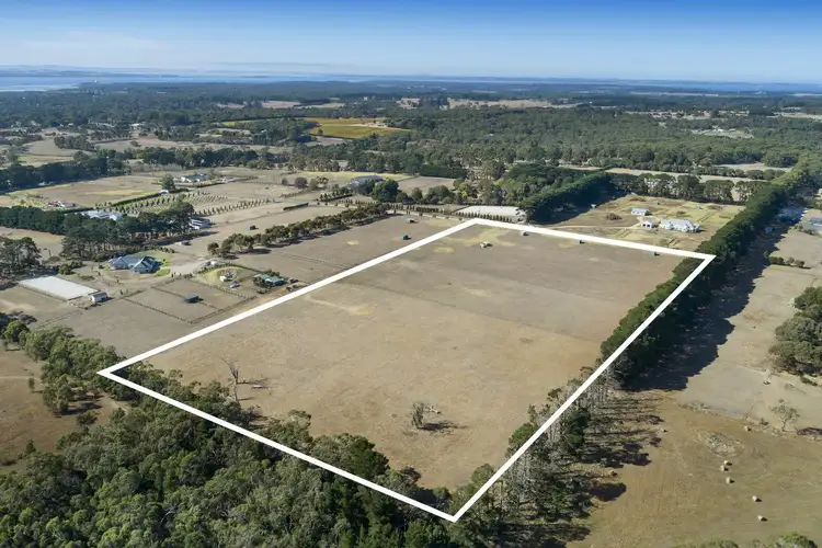 Sixth view of Homely house listing, 8 Wonderland Avenue, Tuerong VIC 3915