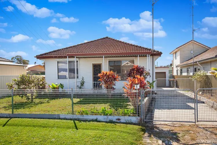 8 Susan Avenue, Warilla NSW 2528