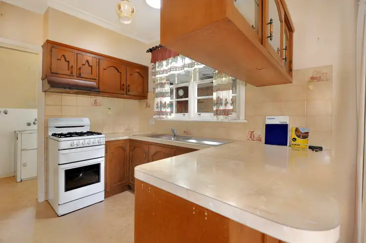 Fifth view of Homely house listing, 1 Chevron Court, Lake Wendouree VIC 3350