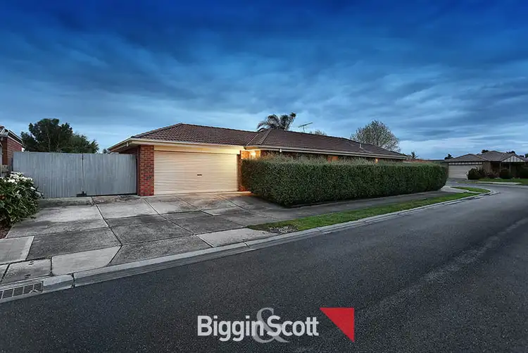 31 Dartmoor Drive, Cranbourne East VIC 3977