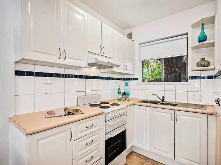 Third view of Homely apartment listing, 2/6-8 Glen Eira Road, Ripponlea VIC 3185