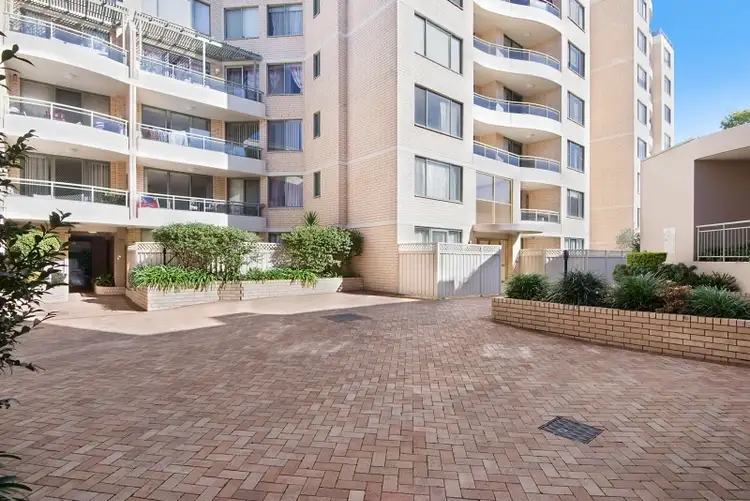 24/107 - 115 Pacific Highway, Hornsby NSW 2077