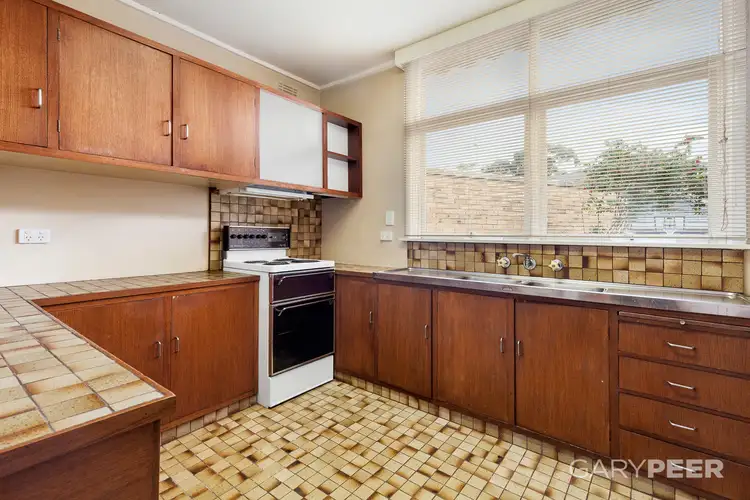 Second view of Homely house listing, 4 Carmel Court, Bentleigh East VIC 3165
