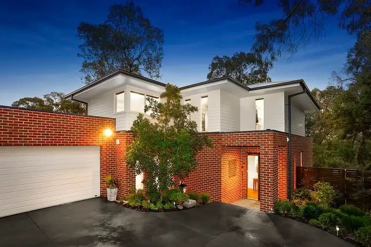 2/152 Grand Boulevard, Montmorency VIC 3094