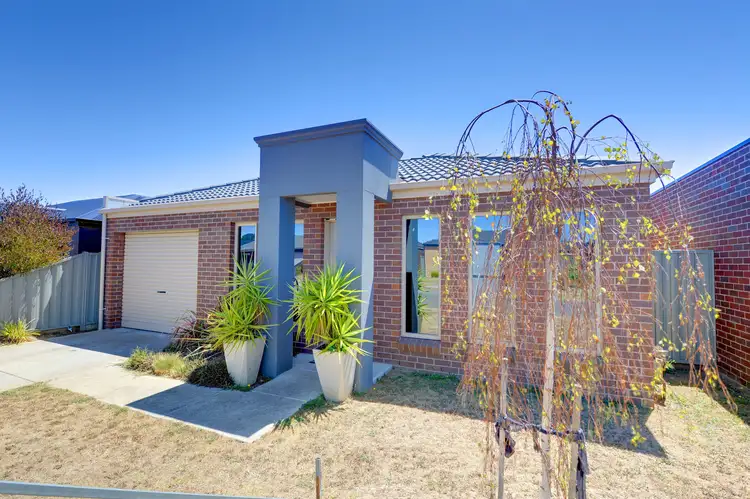24 Ashwood Gardens Drive, Mitchell Park VIC 3352