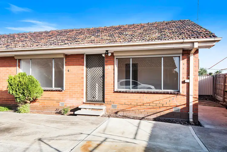 4/8 Thorndon Drive, St Albans VIC 3021