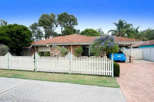 12 St Peters Green, College Grove WA 6230