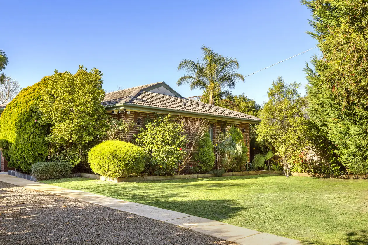 Main view of Homely house listing, 33 Huntingdon Avenue, Bayswater North VIC 3153
