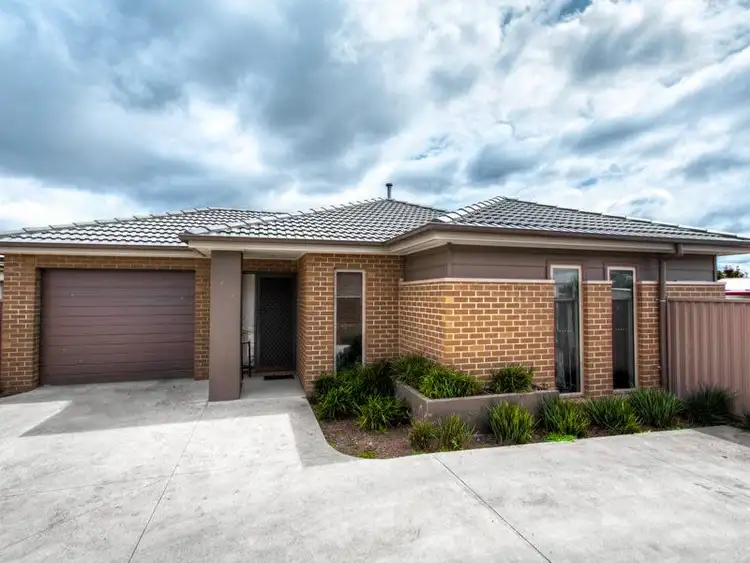 Main view of Homely house listing, 2/15 Verbena Grove, Wendouree VIC 3355