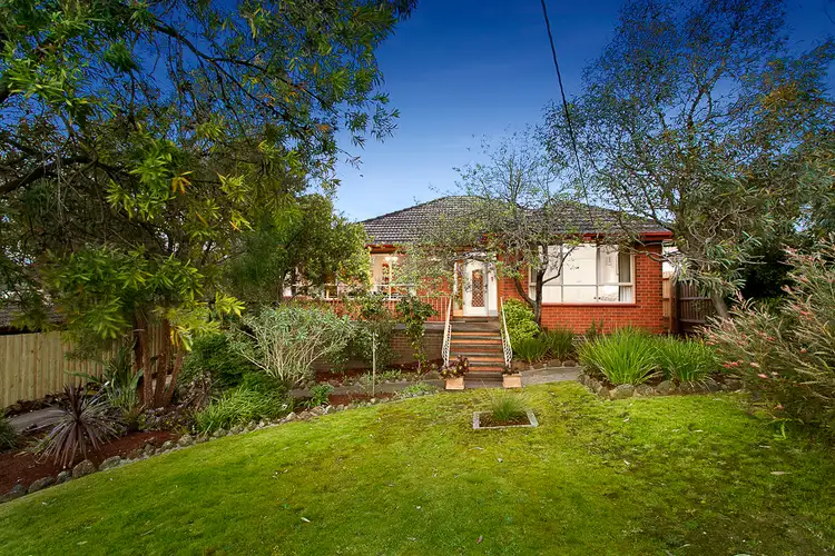 15 Pine Avenue, Briar Hill VIC 3088