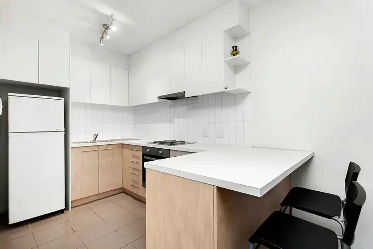 1/87 Ross Street, Port Melbourne VIC 3207