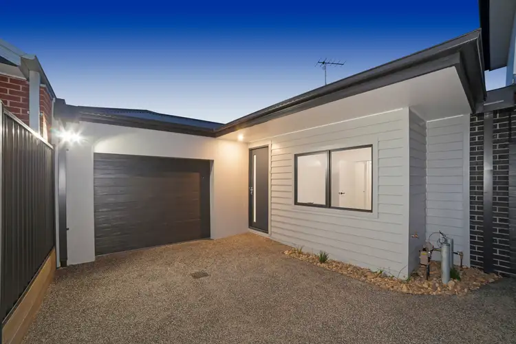 3/6 Corrigan Avenue, Brooklyn VIC 3012