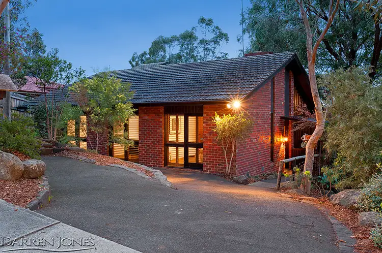 16 Delfin Crescent, Greensborough VIC 3088