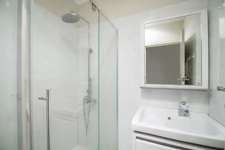 Fifth view of Homely house listing, 6 Carisbrook Court, Doncaster East VIC 3109