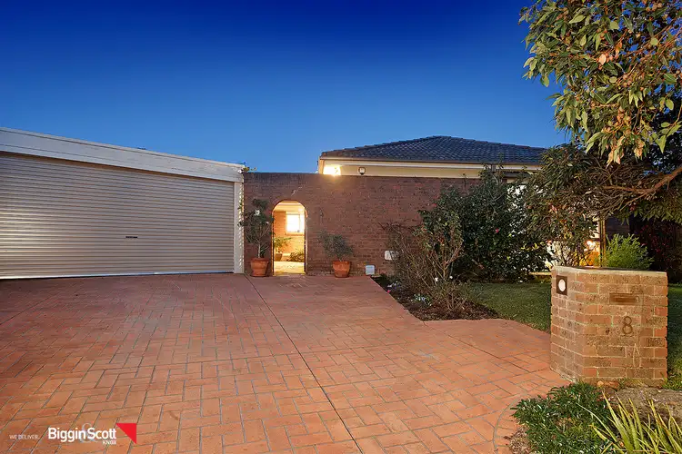 8 Barrington Court, Wantirna VIC 3152