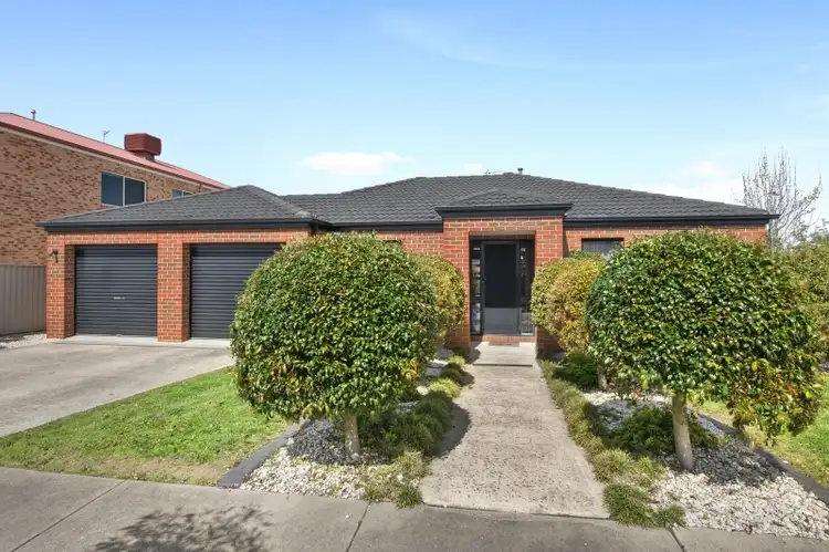 13 Menhennet Drive, Delacombe VIC 3356