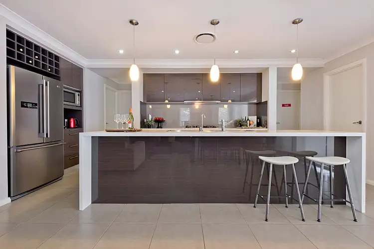 8 Bonney Crescent, Jordan Springs NSW 2747