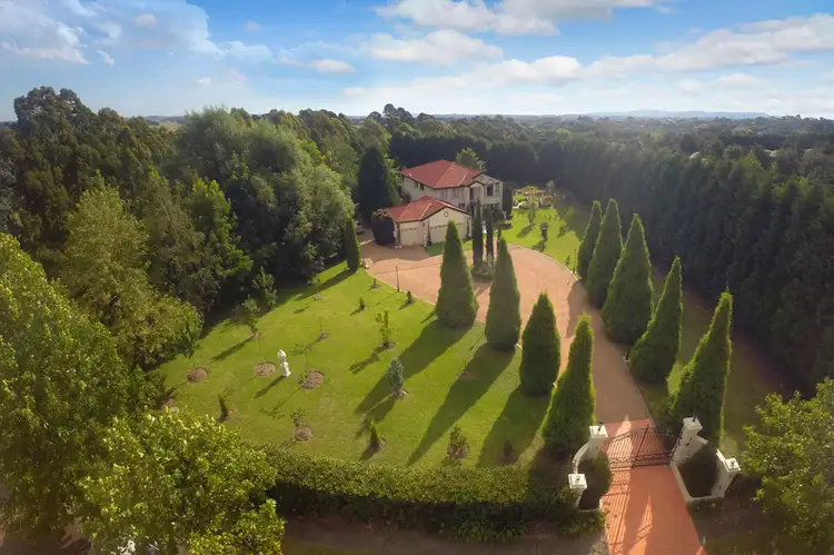 2 Carisbrooke Row, Bowral NSW 2576