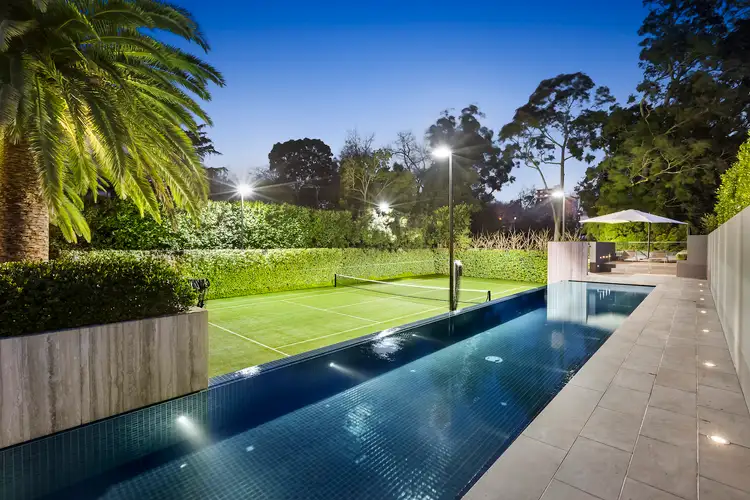 10 Struan Street, Toorak VIC 3142