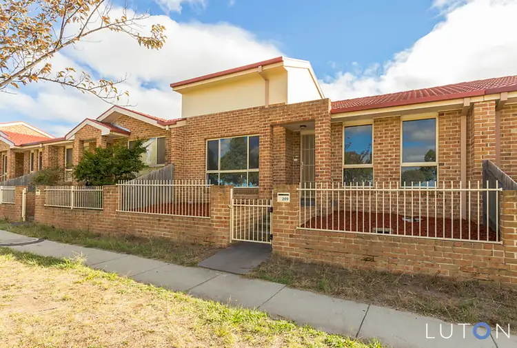 209 Anthony Rolfe Avenue, Gungahlin ACT 2912
