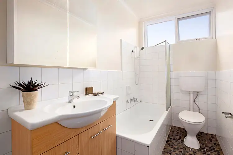 Fourth view of Homely apartment listing, 4/10 Dean Avenue, St Kilda East VIC 3183