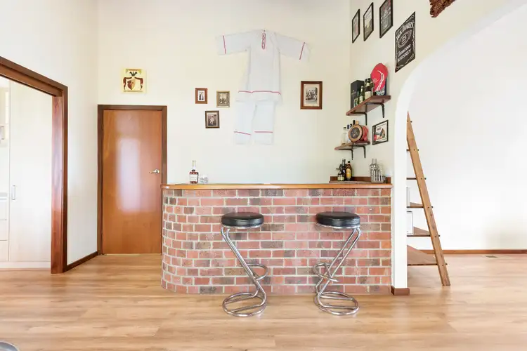 Fifth view of Homely house listing, 2 Tralea Place, Frankston VIC 3199