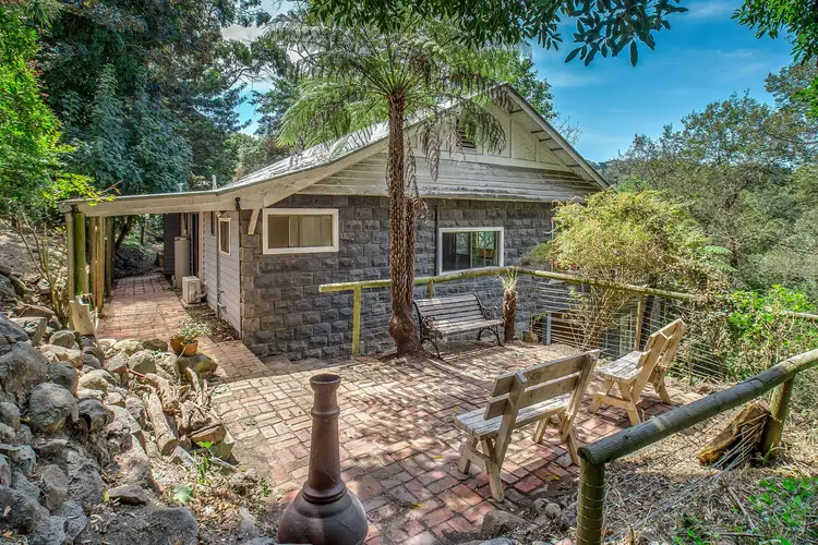 27 Monbulk Road, Belgrave VIC 3160