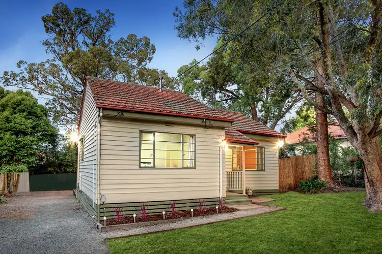 100 Alto Avenue, Croydon VIC 3136