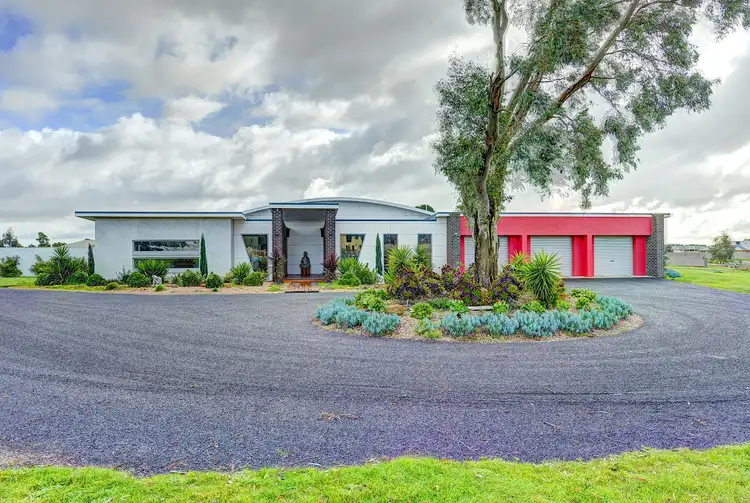 Second view of Homely house listing, 20 Skye Court, Ballarat VIC 3350