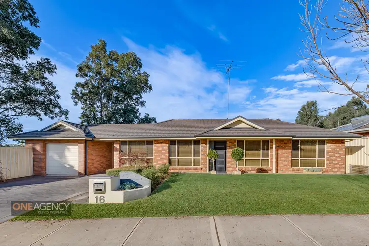 16 Cormorant Crescent, Glenmore Park NSW 2745