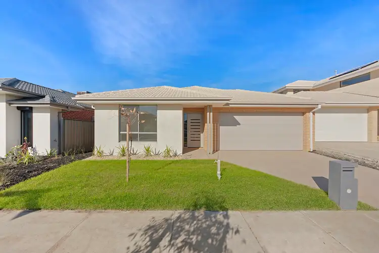 11 Saphire Way, Mernda VIC 3754
