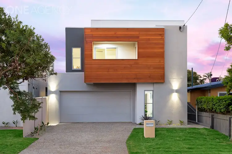32 Dunns Terrace, Scarborough QLD 4020