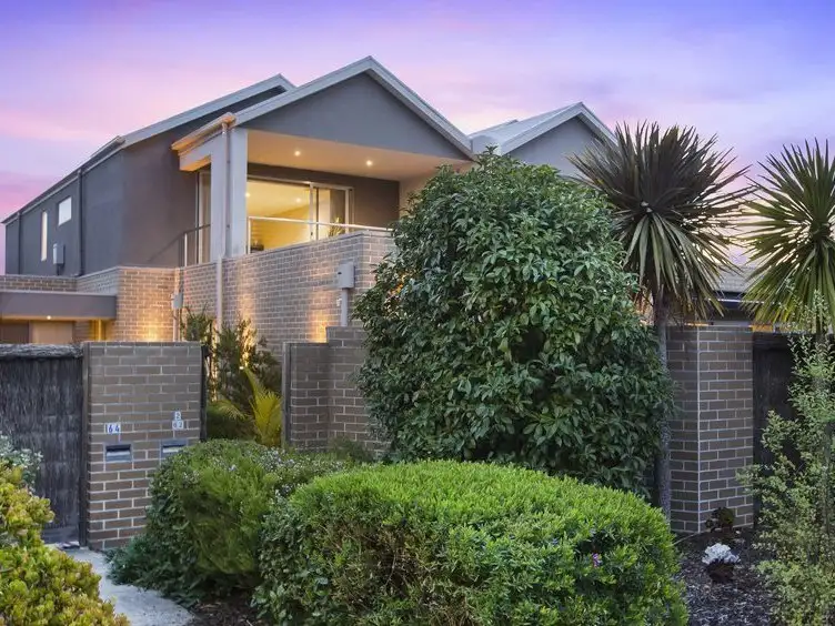 Main view of Homely townhouse listing, 2/62 Wilsons Road, Mornington VIC 3931
