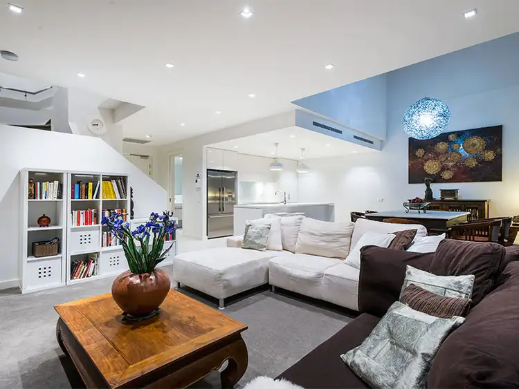 Third view of Homely apartment listing, 4/15 Beach Road, Hampton VIC 3188
