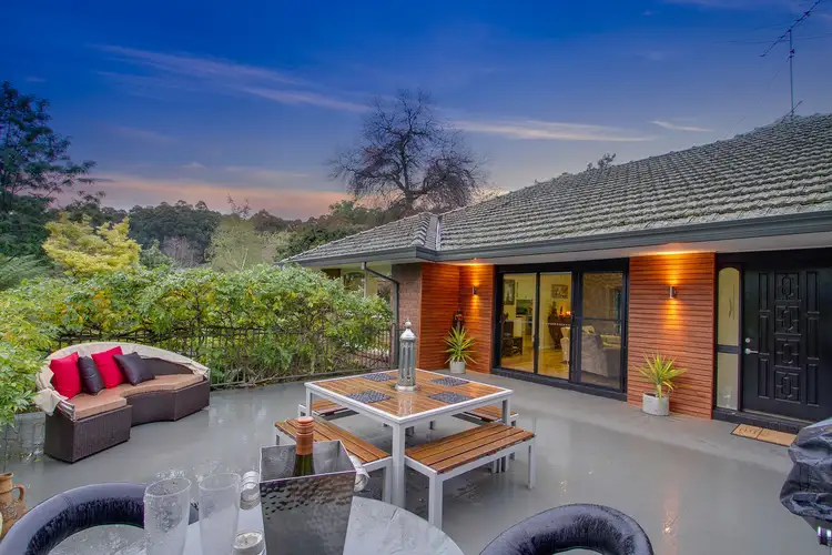 17 Viewhill Road, Cockatoo VIC 3781