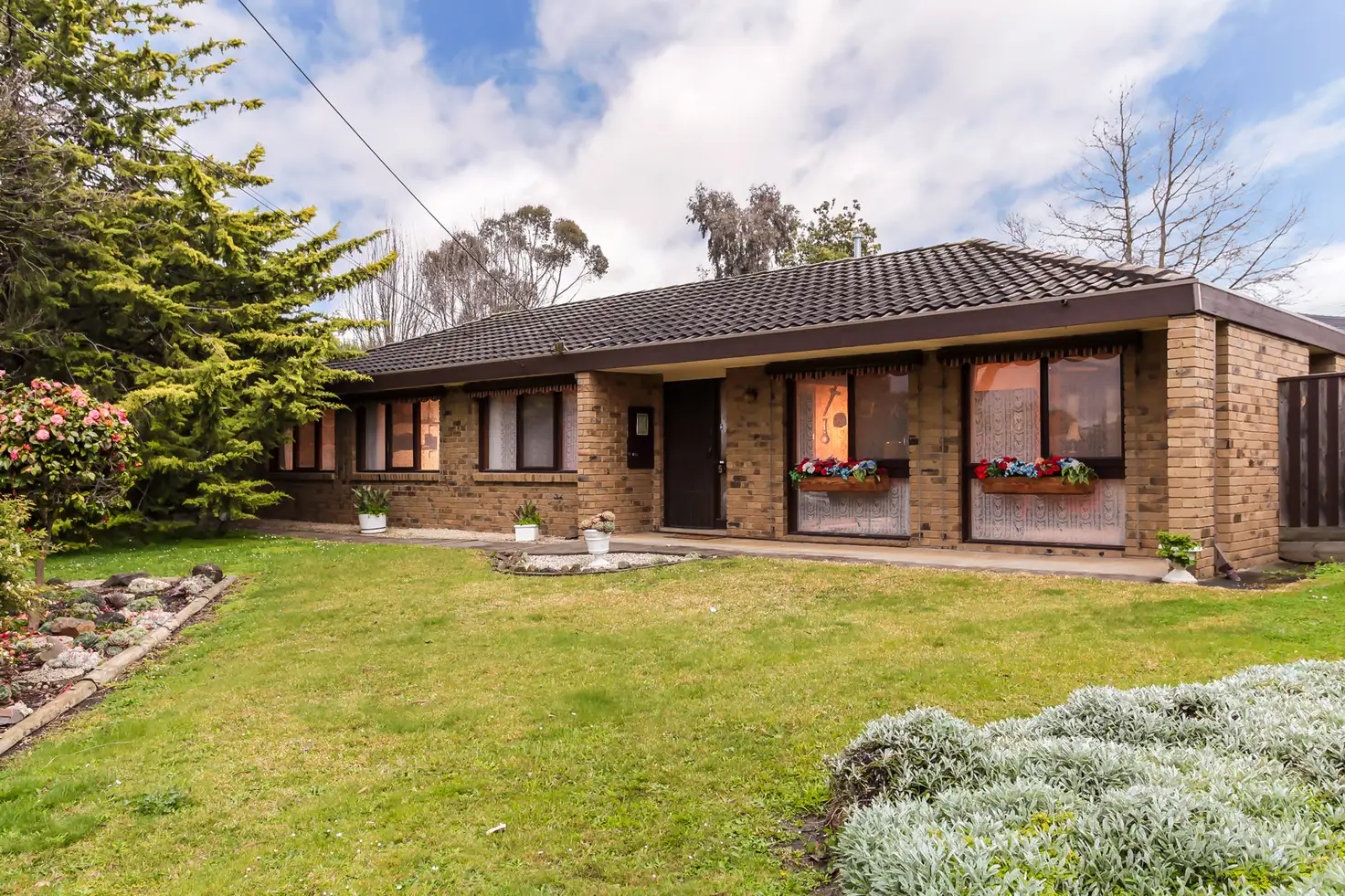 Main view of Homely house listing, 5 Daymar Drive, Mooroolbark VIC 3138