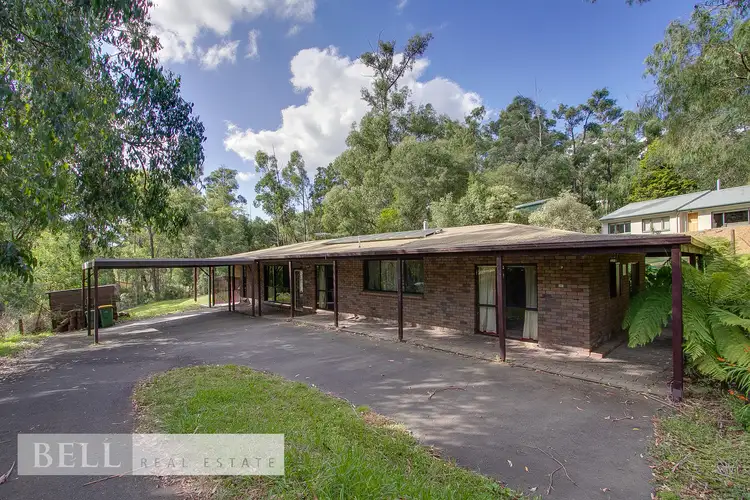 8 Hillcrest Court, Cockatoo VIC 3781