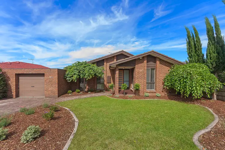 44 Thompson Circuit, Mill Park VIC 3082