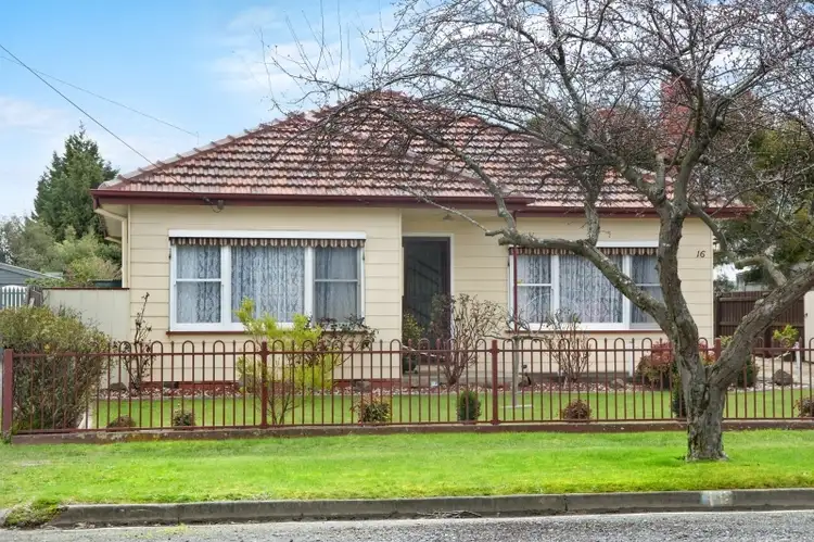 16 Edwards Street, Sebastopol VIC 3356