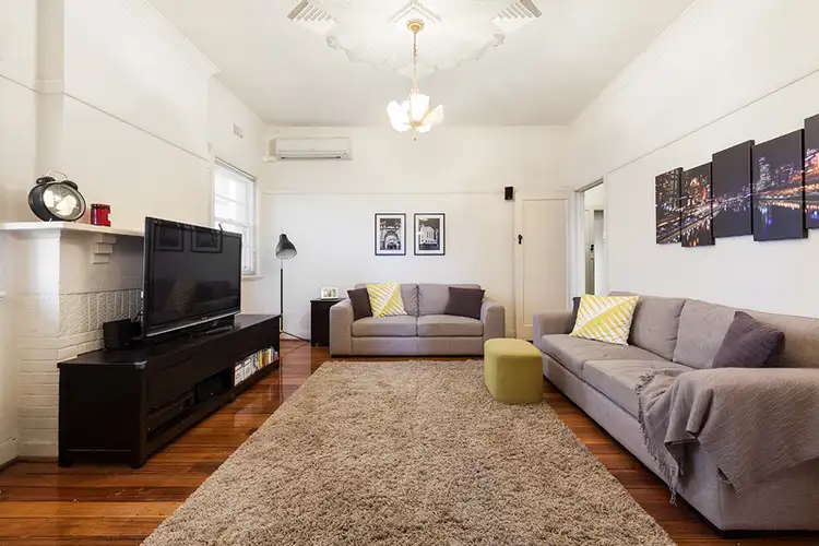 Sixth view of Homely apartment listing, 3/35 Robe Street, St Kilda VIC 3182