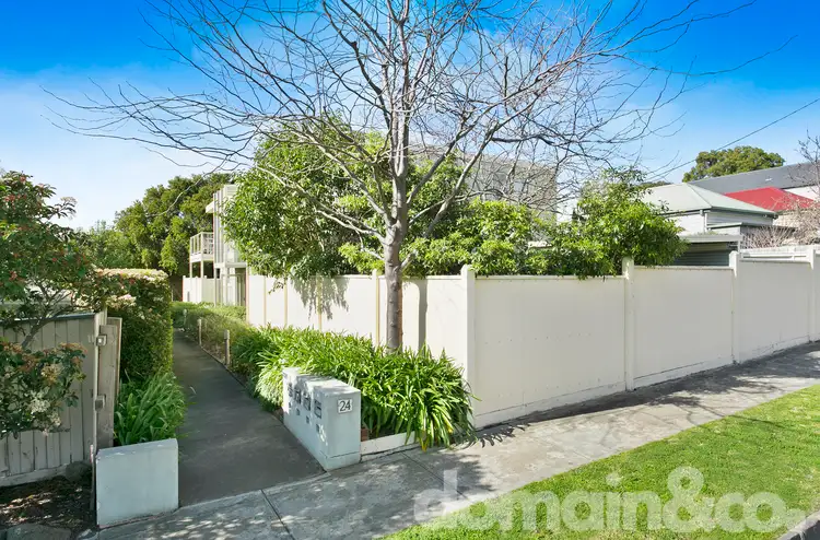2/24 Hartington Street, Kew VIC 3101