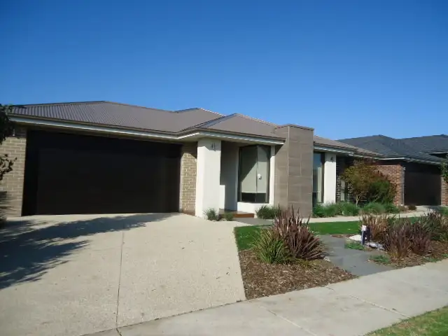 23 John Russell Road, Cranbourne West VIC 3977