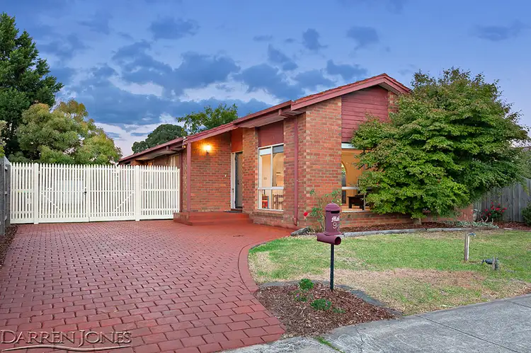 92 Moorhead Drive, Mill Park VIC 3082