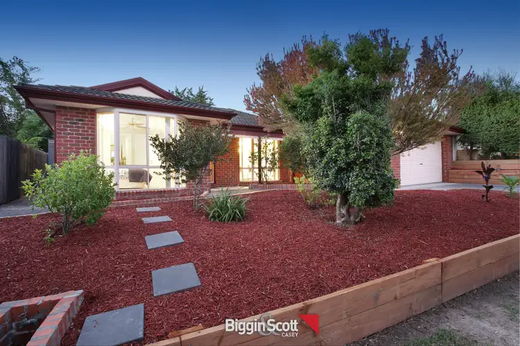 2 Glendale Crescent, Berwick VIC 3806