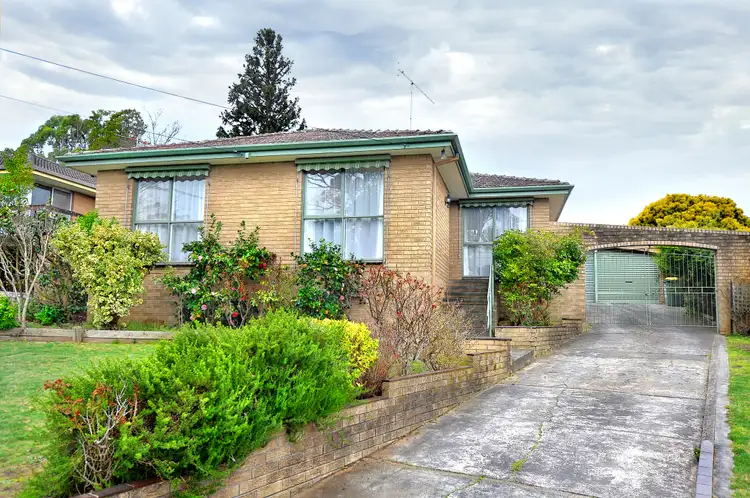 8 Moola Street, Black Hill VIC 3350