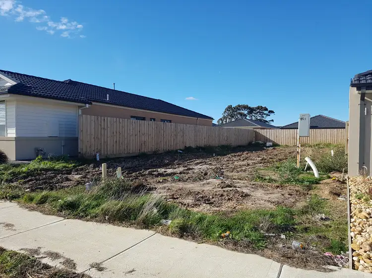 14 Simon Avenue, Officer VIC 3809