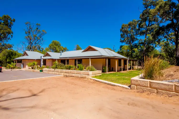 16 Mewett Drive, Stratham WA 6237