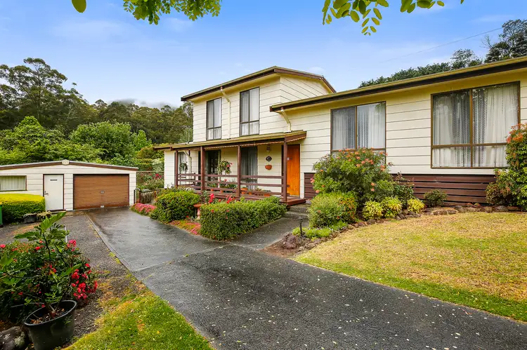 21 Old Warburton Road, Warburton VIC 3799